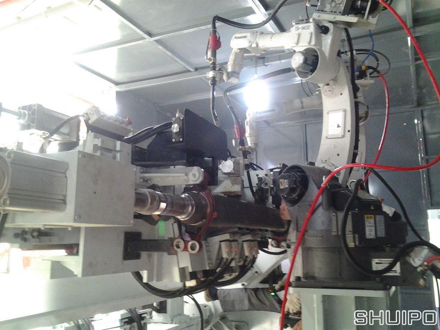 車橋自動焊接機(jī)器人 車橋自動焊接機(jī)器人